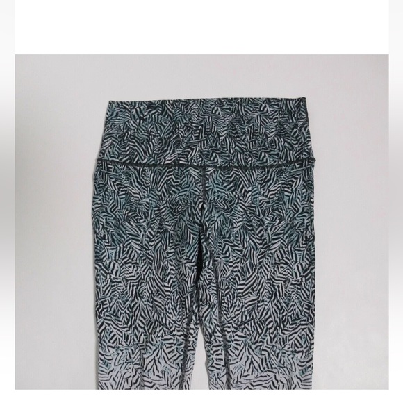 Lululemon wunder under dazzle nulux size 2 - Picture 5 of 11